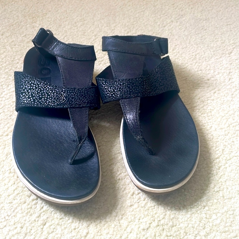 Sorel Torpeda ankle strap leather sandal Sz 9.5 black with white outsole